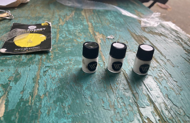 Пес-пограничник нашел в машине иностранца, который ехал в Украину, набор разнообразных наркотиков