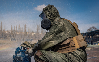 Кабмін уточнив, кого забезпечать протигазами на випадок застосування ядерної зброї проти України