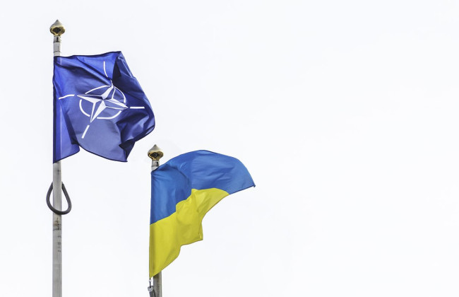 Украина пригласила в НАТО тяжелую строительную, инженерную и медицинскую технику