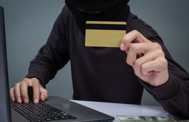 В Испании задержали телефонных мошенников, которые обманули финских пенсионеров на 320 тысяч евро