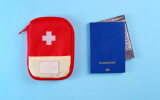 Що має бути у тривожній валізі та аптечці – список речей для дітей, дорослих, тварин