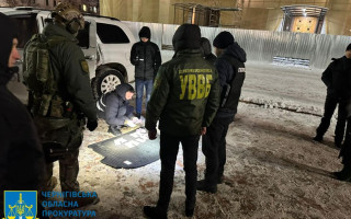 6 тисяч доларів за визнання непридатними до військової служби: на Чернігівщині судитимуть адвокатку