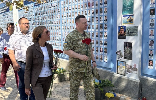 В Киев прибыла делегация таможенной и пограничной служб США