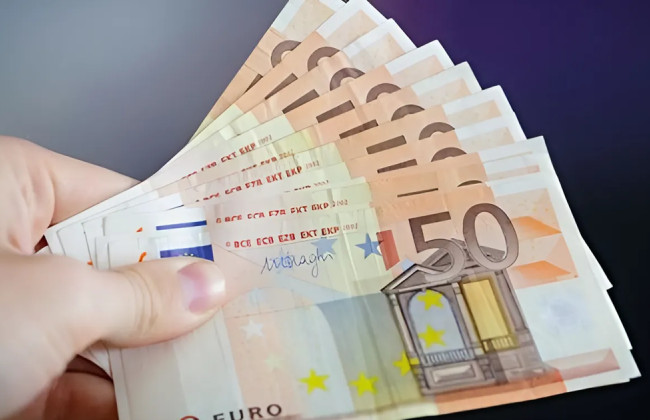 Требовал 1000 евро за содержание информации в секрете: сообщено о подозрении жителю Черкасской области