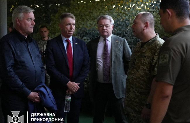 Конгрессмены США посетили украинских пограничников на линии соприкосновения