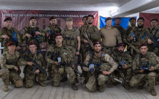 Головнокомандувач ЗСУ Олександр Сирський нагородив воїнів-десантників, які ведуть бойові дії на Курщині