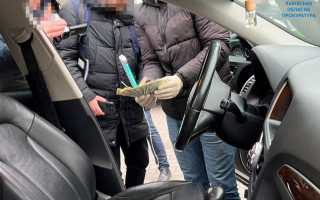 У Львові судитимуть чиновників за вимагання 400 доларів щомісяця за не створення штучних перешкод у роботі