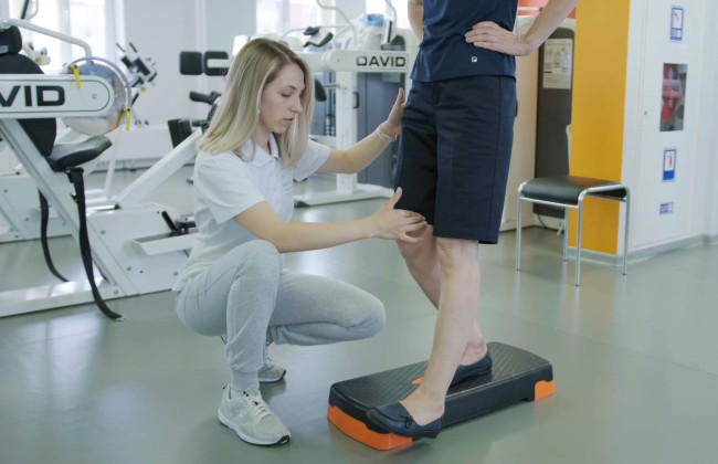 В Украине заработает электронная очередь для получения эндопротезов: что должно измениться