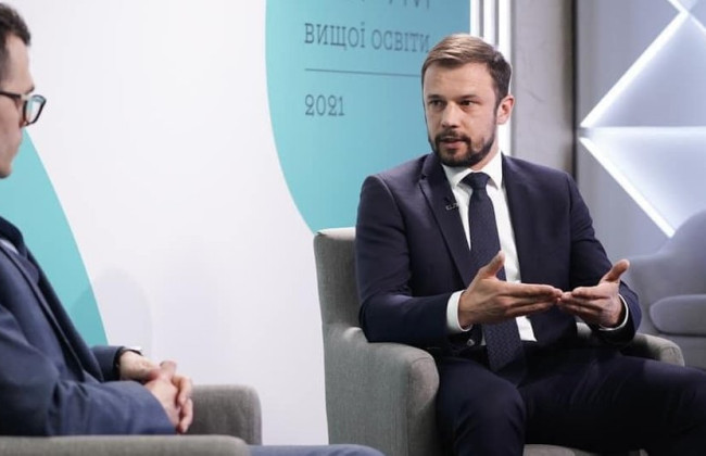 Чтобы поднять зарплаты учителям вдвое, нужно дополнительные 100 млрд грн – глава образовательного комитета Рады