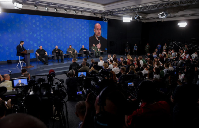 Премьер Шмыгаль заявил, что не располагает информацией о долгах перед подрядчиками, которые строят защиту для энергообъектов