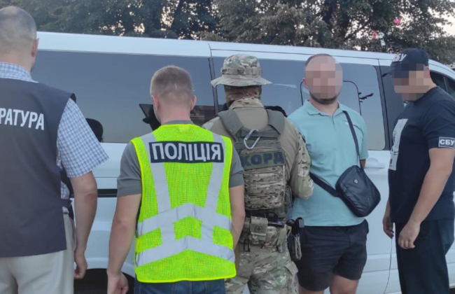 В Винницкой области двое мужчин планировали переправить военнообязанного через границу за 15 тысяч долларов