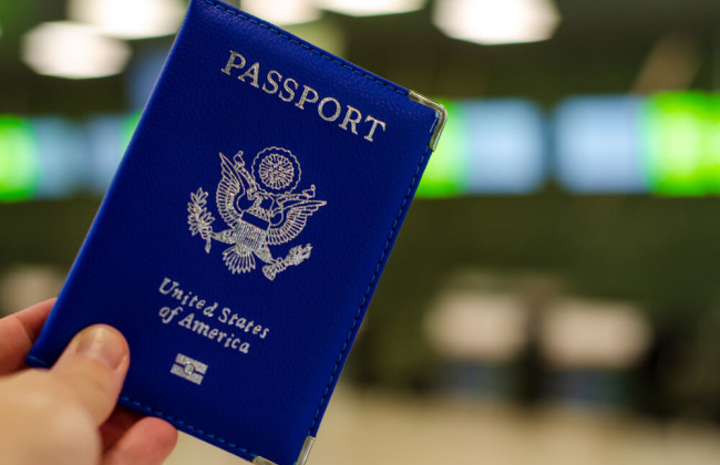 Меньше 30 лет — покажите паспорт: в США ввели новое правило при покупке сигарет