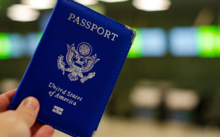 Менше 30 років — покажіть паспорт: у США ввели нове правило при купівлі цигарок
