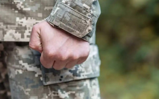 В Николаеве военного, подозреваемого в убийстве сожительницы из-за ревности, отправили на гауптвахту: подробности