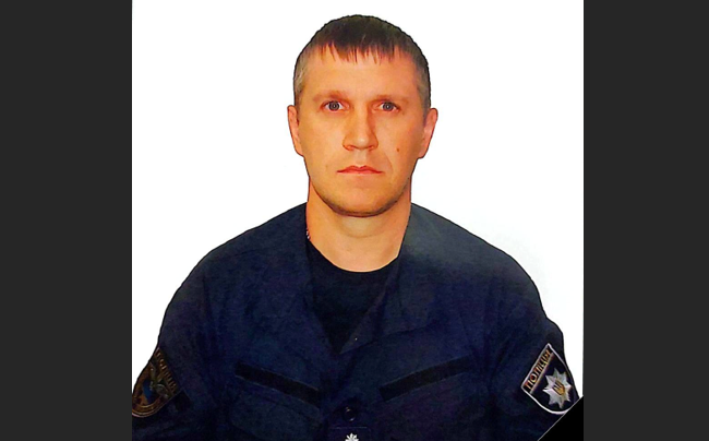 В Купянске российский FPV-дрон атаковал автомобиль полиции — погиб правоохранитель