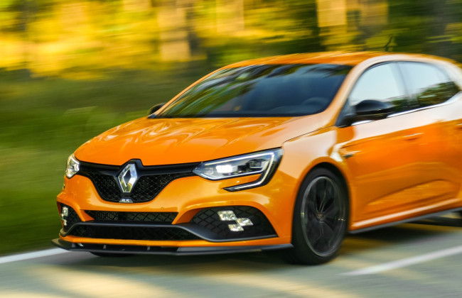 Спрос на новые легковые автомобили среди украинцев в августе рекордно вырос на 40%