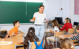 Кабмін змінив порядок зарахування стажу педагогам за кордоном