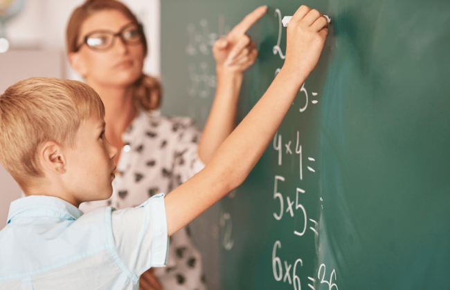 Педагоги, работающие за границей, будут иметь право на зачисление этого периода в стаж