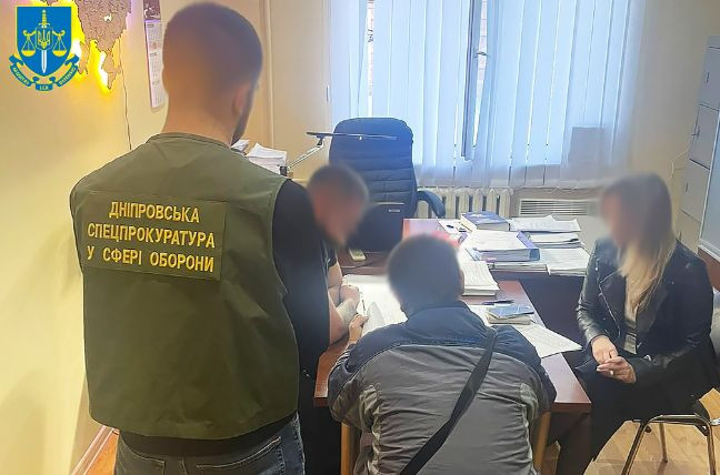 У Дніпрі судитимуть посадовців, які розтратили понад 500 000 грн на закупівлі меблів