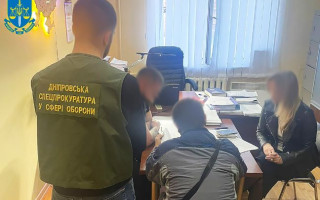 У Дніпрі судитимуть посадовців, які розтратили понад 500 000 грн на закупівлі меблів