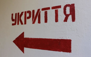 Юристи пояснили, що робити вчителю, якщо дитина відмовляється перебувати в укритті під час тривоги