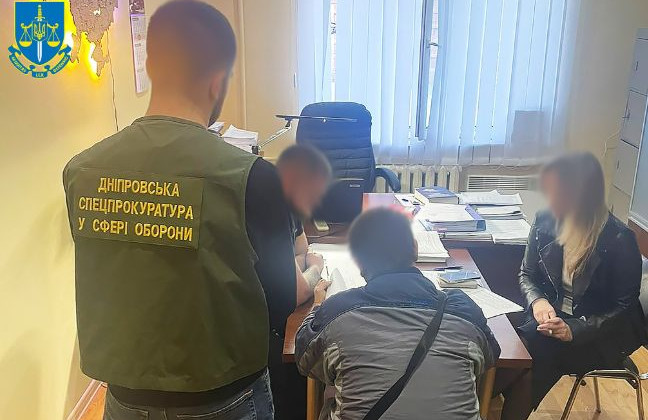 В Днепре будут судить чиновников, растративших более 500 000 грн на закупки мебели