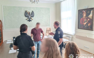 Після обшуків у кабінеті Олександра Ломака у Чернігівській міськраді зробили заяву