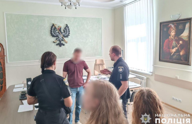 Після обшуків у кабінеті Олександра Ломака у Чернігівській міськраді зробили заяву