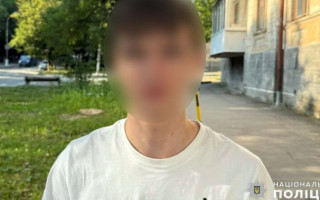 На Хмельниччині молодик прикинувся дівчиною і виманив у військового півмільйона гривень