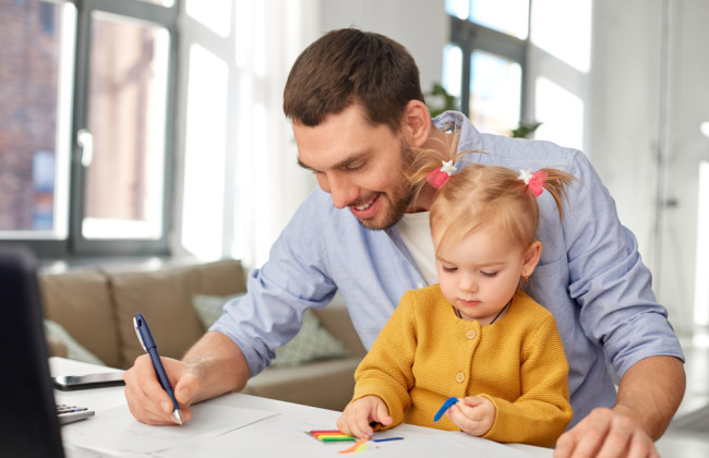 Гоструда объясняет, может ли работодатель отказать отцу в предоставлении отпуска при рождении ребенка