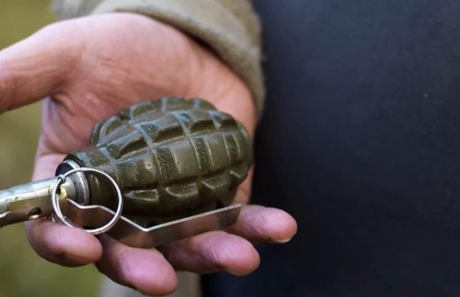 В Черкасской области 27-летний мужчина угрожал соседям гранатой