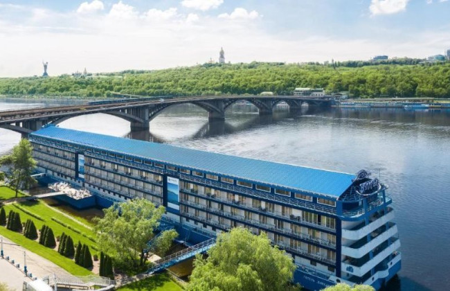 В Киеве разоблачили директора предприятия, который путем мошенничества завладел судном «Отель Баккара»