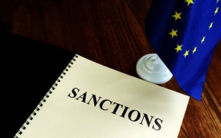 ЕС планирует исключить из списка санкций российского экс-гонщика и мать Пригожина