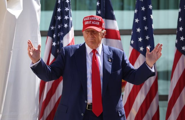 Трамп планирует в случае избрания президентом ввести пошлины в 100% на товары из стран, которые отказываются от доллара