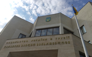 Премьер Грузии объяснил отзыв временного поверенного Украины Харишина закупкой стиральных машин