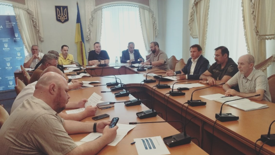В Комитете правовой политики не оставляют идеи создать военные суды, хотя неизвестно, где взять под них бюджет