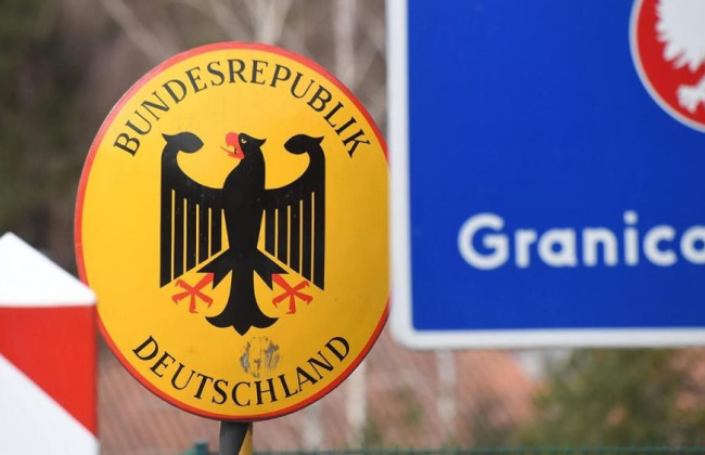 Германия введет временный контроль на границах с пятью странами
