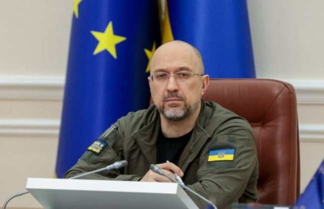 Денис Шмигаль пообіцяв розслідування через скандал з картою України без Криму у шкільному підручнику