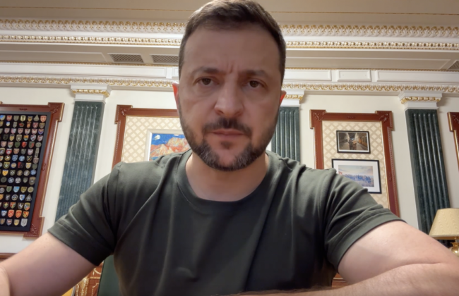 Владимир Зеленский призвал дипломатов подумать, действительно ли стоит им быть в системе МИД