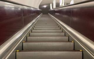 Між станціями метро «Майдан Незалежності» – «Хрещатик» до жовтня триватиме ремонт ескалатора