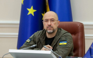 Денис Шмигаль пообіцяв розслідування через скандал з картою України без Криму у шкільному підручнику