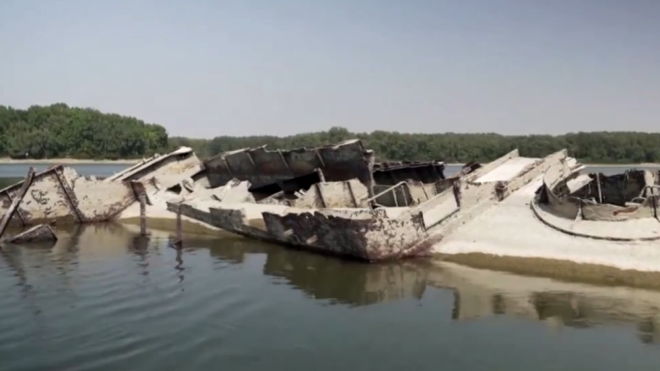 На Дунаї через рекордно низький рівень води з’явилися уламки кораблів часів Другої світової війни