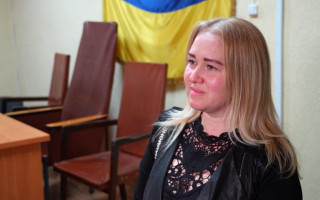 У Дніпрі після трьох років суду виправдали жінку, яка вбила співмешканця, захищаючи себе та доньку