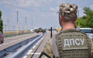 Мінкульт пропонує створити умови для безперешкодних поїздок за кордон українських діячів культури