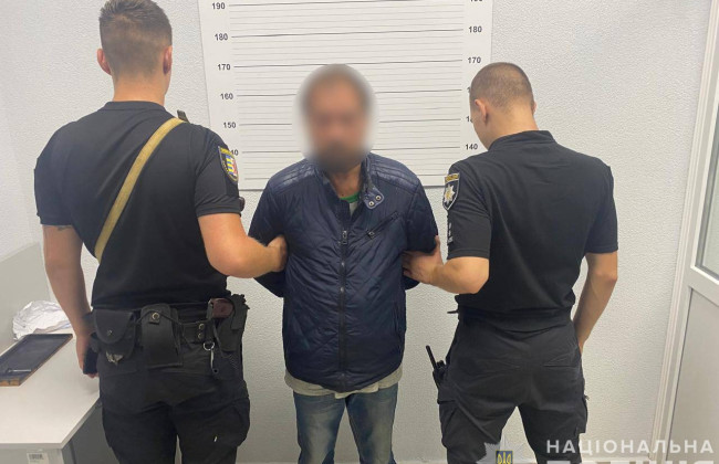 В Ужгороде поймали злоумышленника, который крал номерные знаки и требовал деньги за их возвращение