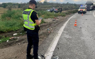 В Одесской области произошла смертельная автокатастрофа – легковушка врезалась в грузовик