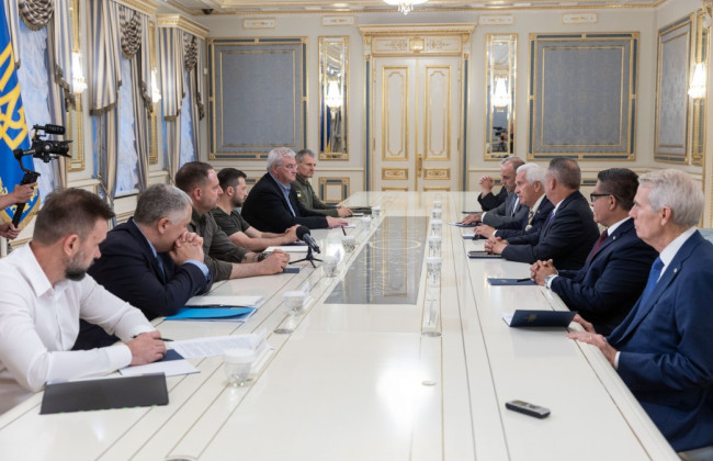 Владимир Зеленский лично представит план победы Джо Байдену и кандидатам в президенты США