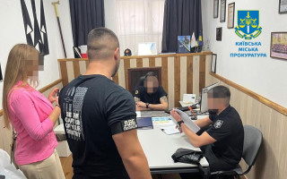 В Киеве должностному лицу ГСЧС объявлено подозрение в махинациях с планшетами и телефонами на 500 тысяч гривен