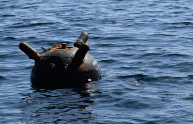 Украинские водолазы ликвидировали опасную мину в Черном море, спасая Одесский порт