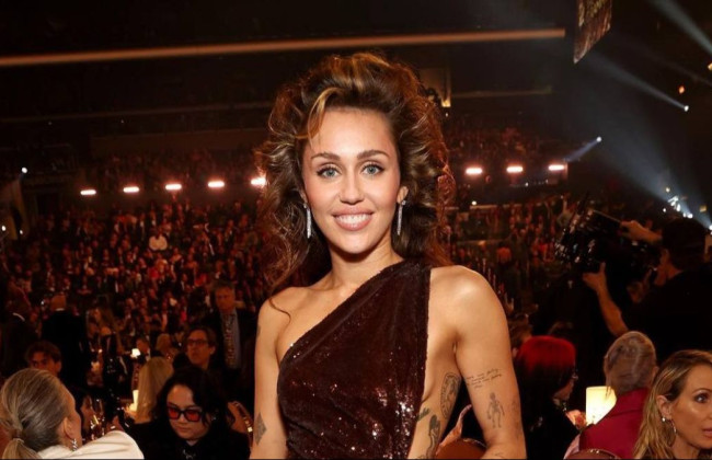 На Майле Сайрус подали в суд из-за песни Flowers — певицу обвинили в плагиате